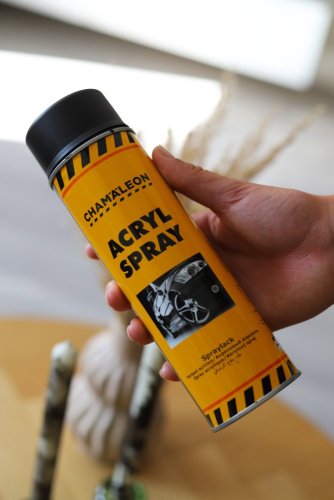 Černý lak polomatný ve spreji 500ml – Chamäleon