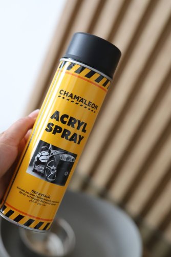 Černý lak polomatný ve spreji 500ml – Chamäleon