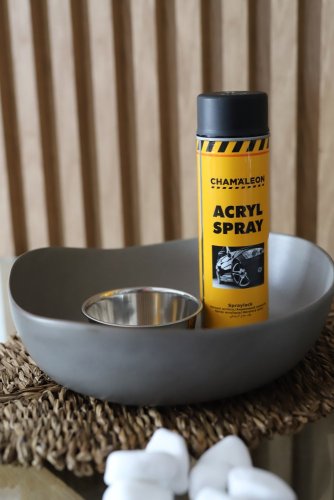 Černý lak polomatný ve spreji 500ml – Chamäleon